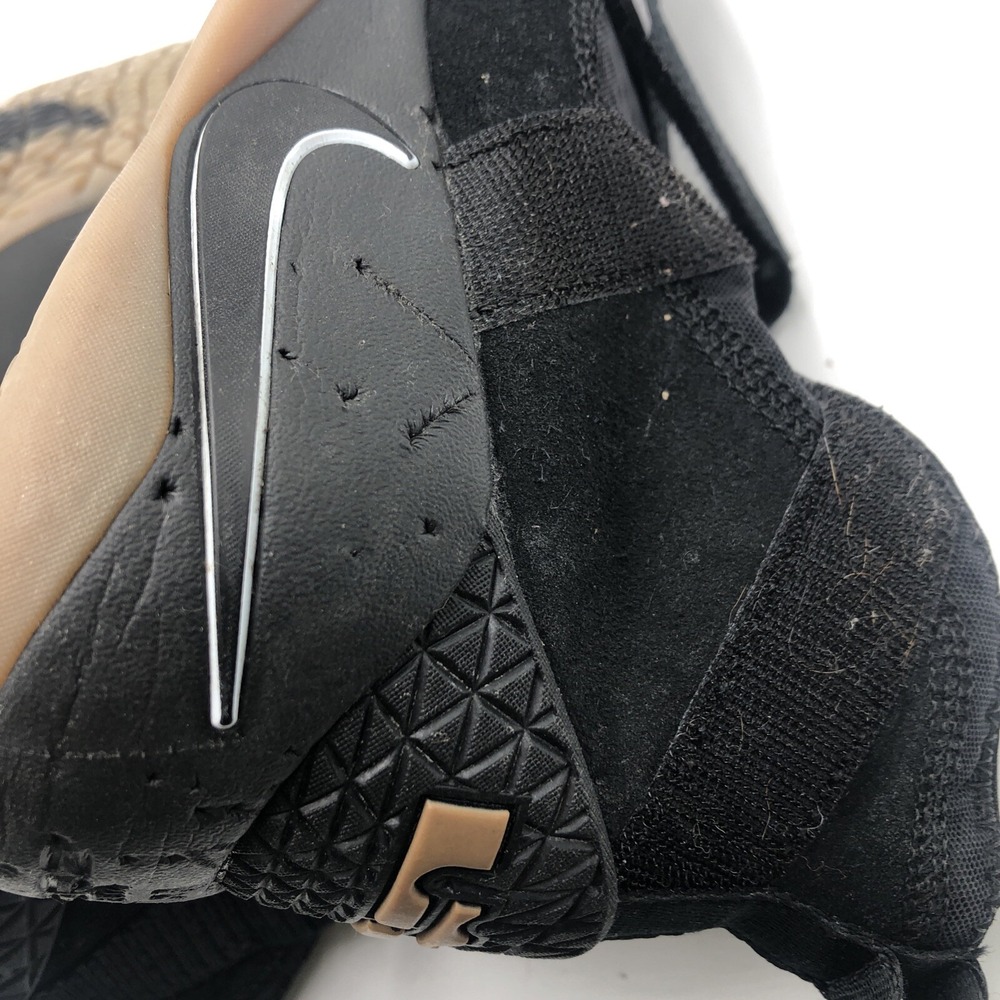Nike LeBron Soldier Black Gum Youth‎ Size 5y Basketball Shoes Sneakers EXCELLENT - Picture 15 of 16